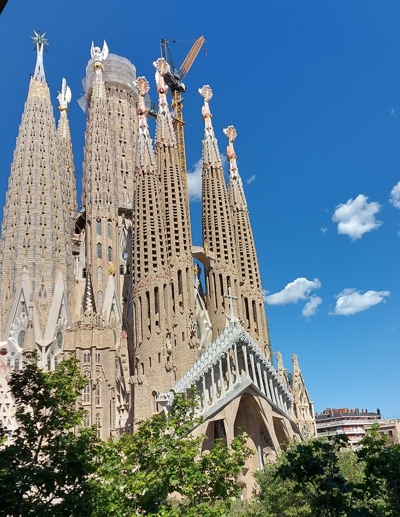 LA SAGRADA FAMÍLIA – L’esguard d’una dècada –&nbsp;2015-2025